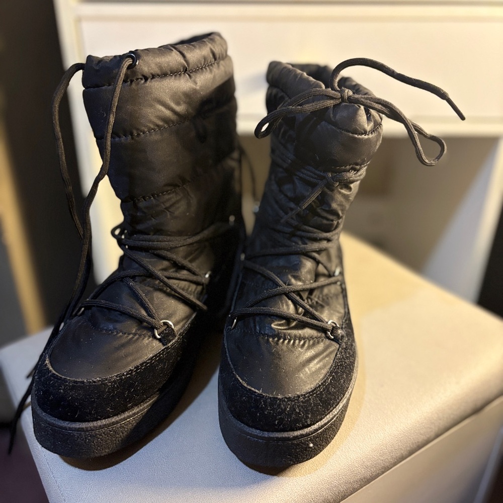 Fashion Nova Black Winter Boots